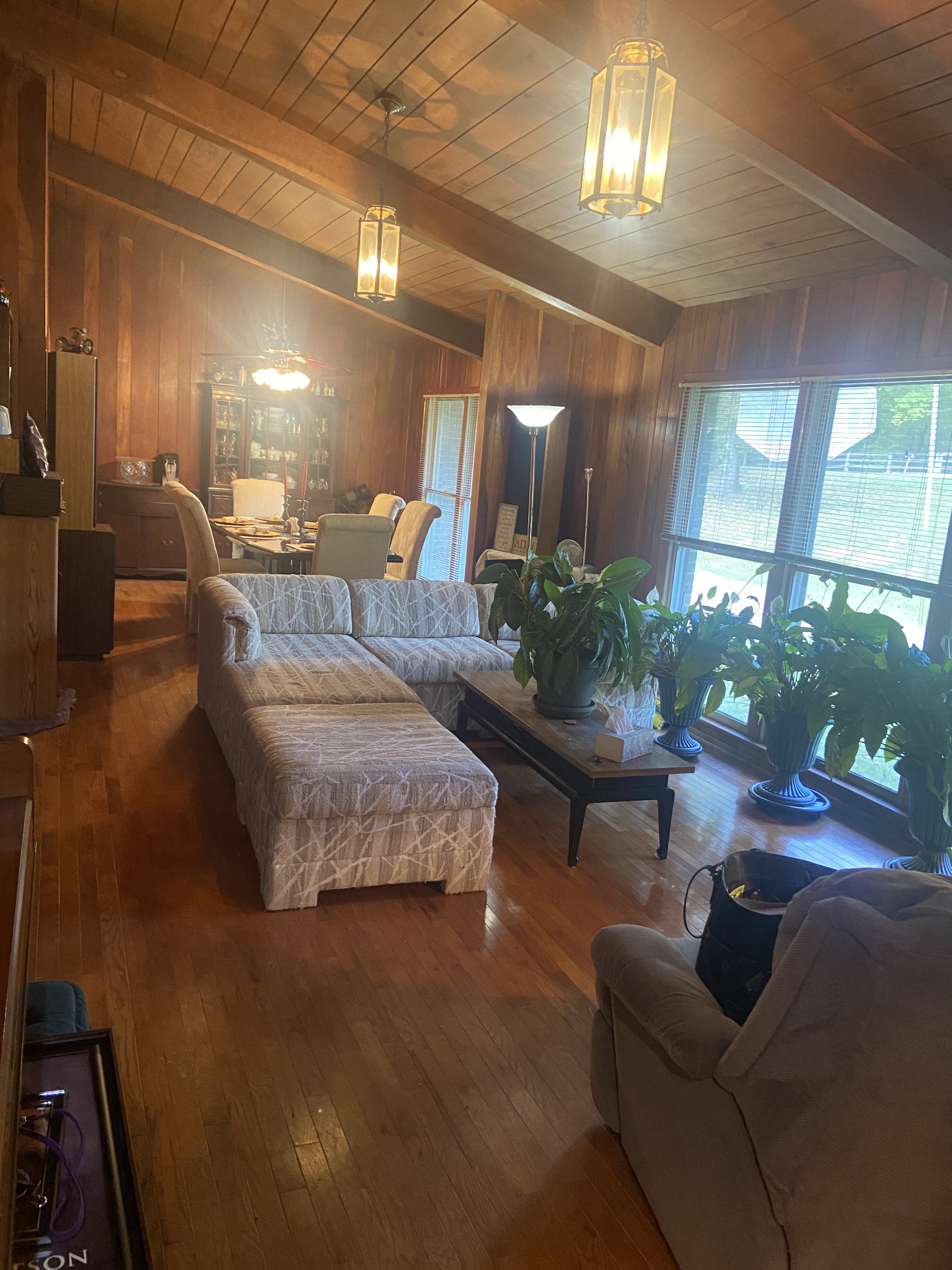 1071 Simms Heights Road Kingston Springs, TN 37082 - Photo 4 of 31 a living room with furniture and a potted plant