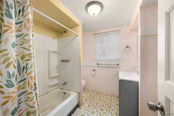 $289,900 | 1609 North Salina Street, Syracuse, NY 13208
