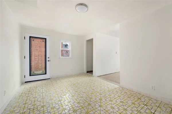 $289,900 | 1609 North Salina Street, Syracuse, NY 13208