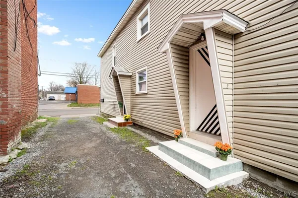 $289,900 | 1609 North Salina Street, Syracuse, NY 13208