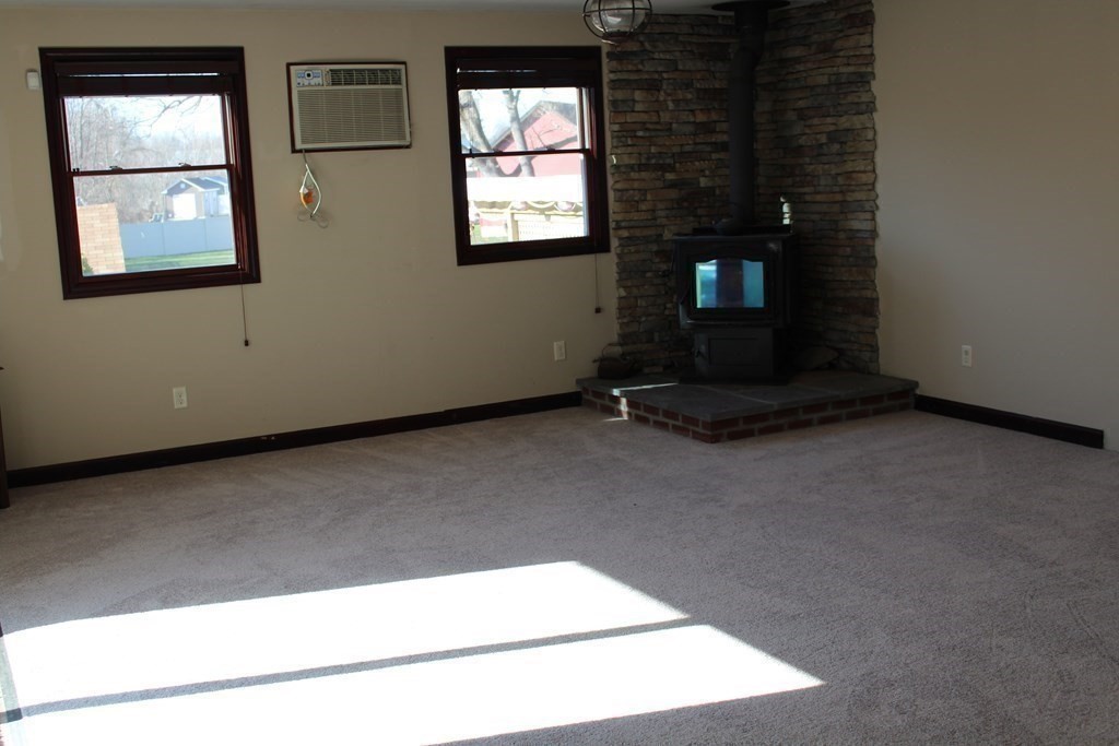 38 Leitch Street Springfield, MA 01109 - Photo 12 of 34 Gallery Image 12