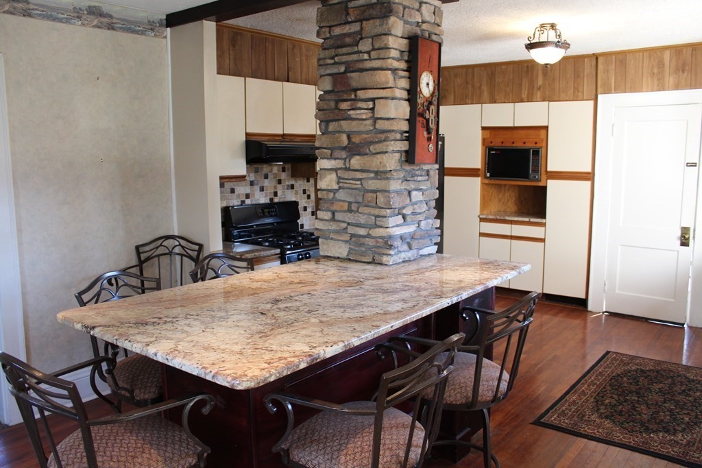 38 Leitch Street Springfield, MA 01109 - Photo 3 of 34 Gallery Image 3