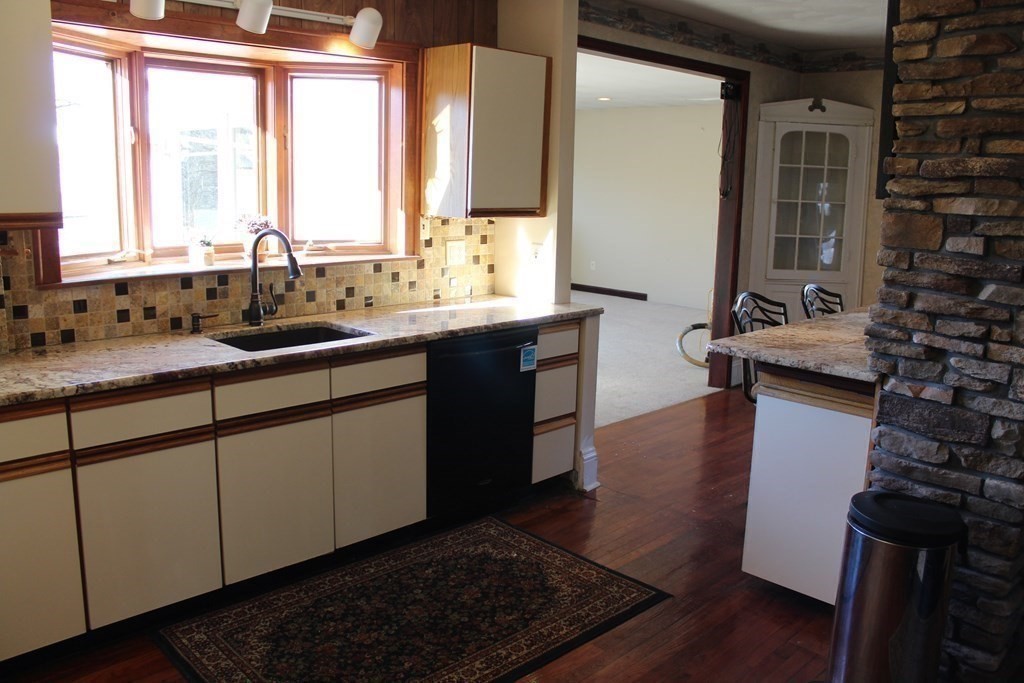 38 Leitch Street Springfield, MA 01109 - Photo 8 of 34 Gallery Image 8