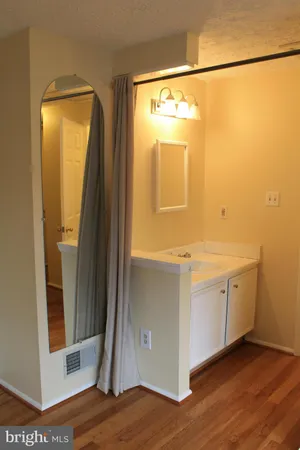 $3,400 | 6821 Montivideo Square Court, Falls Church, VA 22043