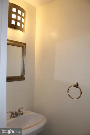 $3,400 | 6821 Montivideo Square Court, Falls Church, VA 22043