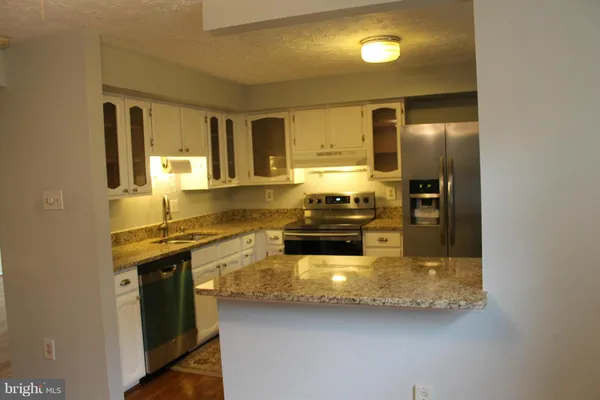 $3,400 | 6821 Montivideo Square Court, Falls Church, VA 22043