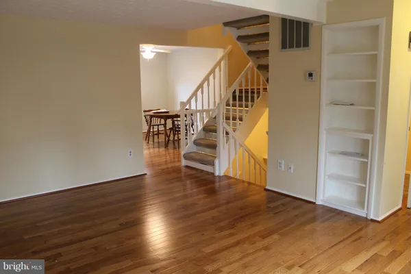 $3,400 | 6821 Montivideo Square Court, Falls Church, VA 22043