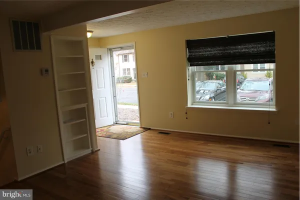 $3,400 | 6821 Montivideo Square Court, Falls Church, VA 22043