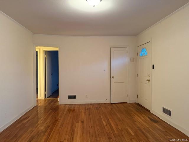 5 Totten Street Bethpage, NY 11714 - Photo 6 of 10