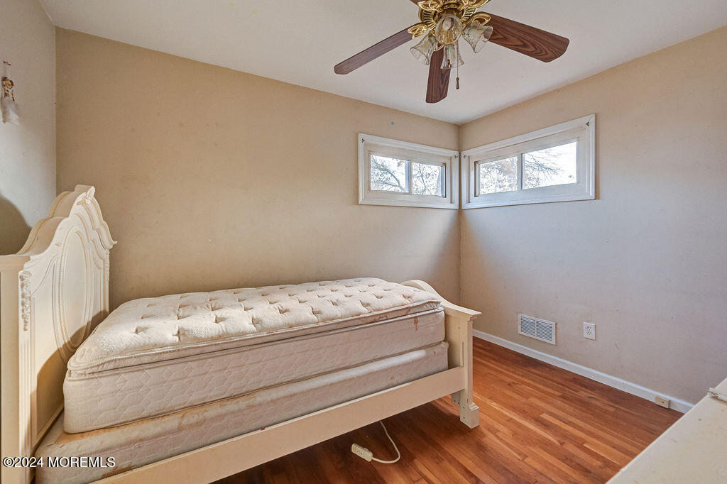 208 Middle Road Hazlet, NJ 07730 - Photo 12 of 31 208_middle_road_013