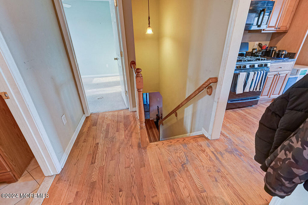 208 Middle Road Hazlet, NJ 07730 - Photo 18 of 31 208_middle_road_020