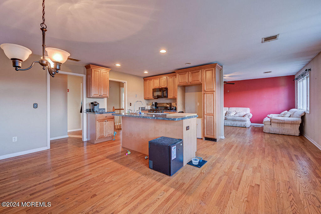 208 Middle Road Hazlet, NJ 07730 - Photo 20 of 31 208_middle_road_022