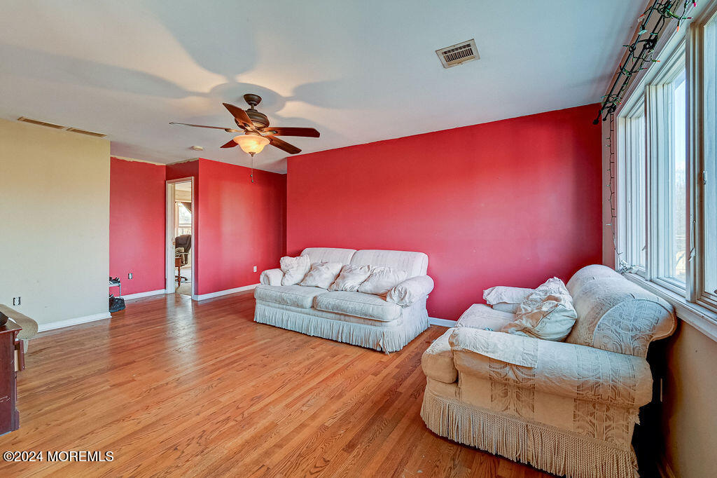 208 Middle Road Hazlet, NJ 07730 - Photo 22 of 31 208_middle_road_024