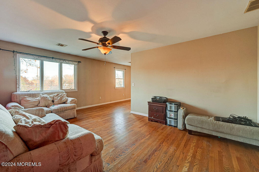 208 Middle Road Hazlet, NJ 07730 - Photo 23 of 31 208_middle_road_025