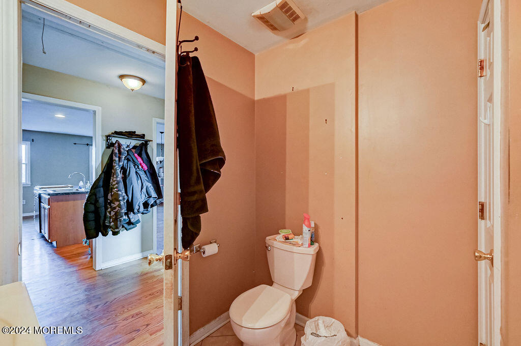 208 Middle Road Hazlet, NJ 07730 - Photo 27 of 31 208_middle_road_031