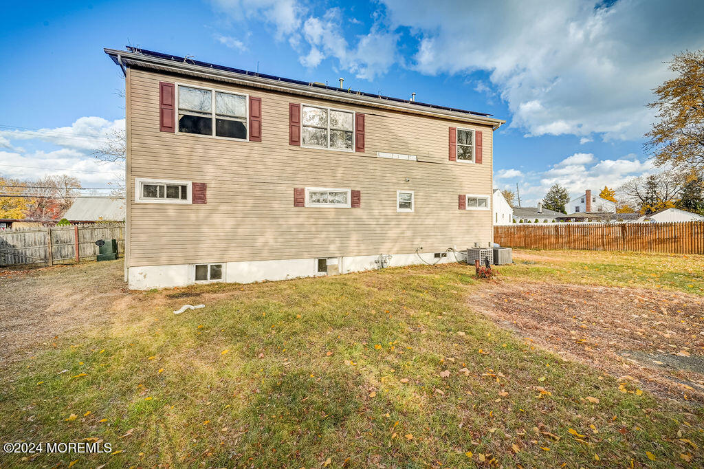 208 Middle Road Hazlet, NJ 07730 - Photo 29 of 31 208_middle_road_036