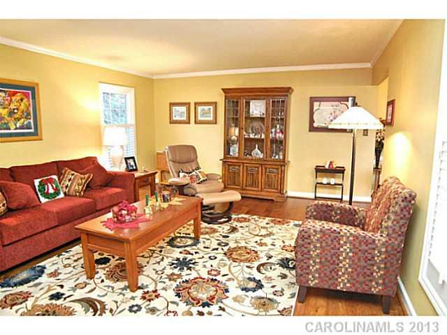 9828 Withers Road Charlotte, NC 28278 - Photo 4 of 16 Gallery Image 4