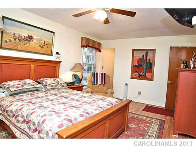 9828 Withers Road Charlotte, NC 28278 - Photo 7 of 16 Gallery Image 7