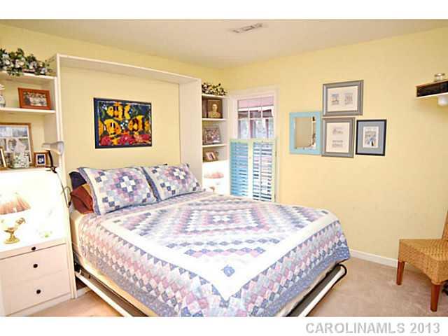 9828 Withers Road Charlotte, NC 28278 - Photo 8 of 16 Gallery Image 8