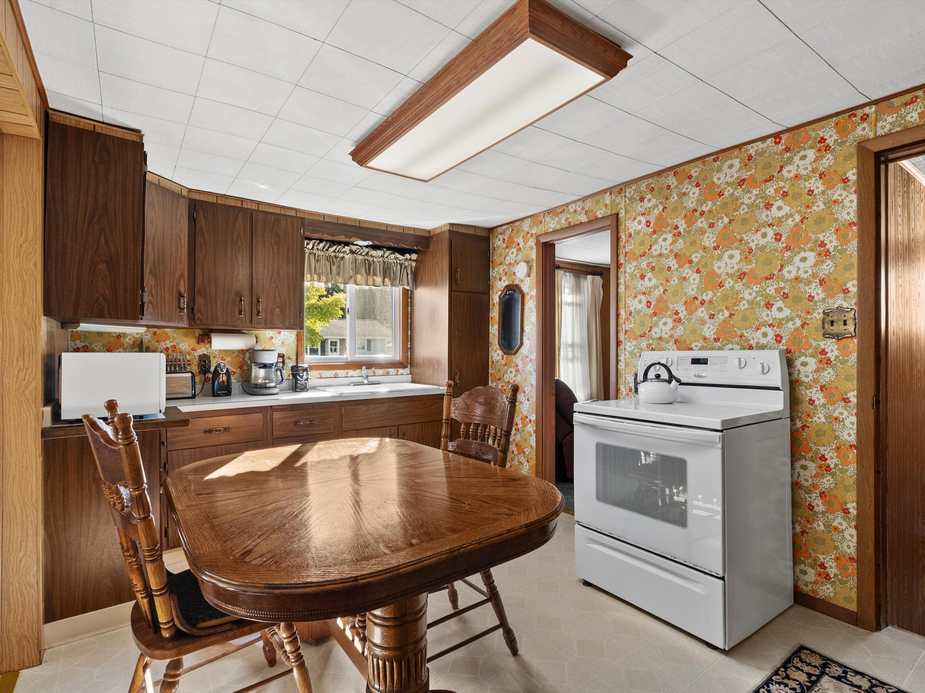 2618 Lincoln Avenue Two Rivers, WI 54241 - Photo 13 of 24 13-DSC04331