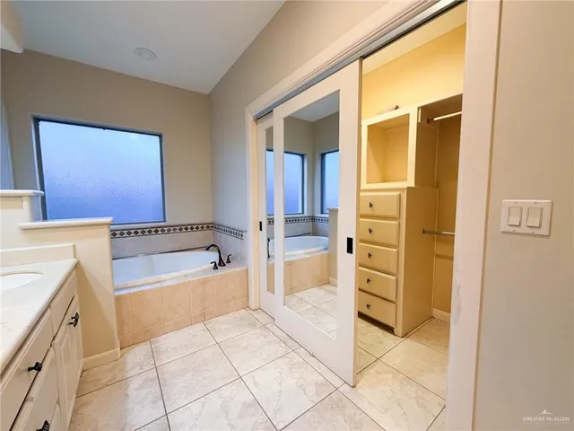 $2,300 | 516 East Uphall Avenue, McAllen, TX 78503