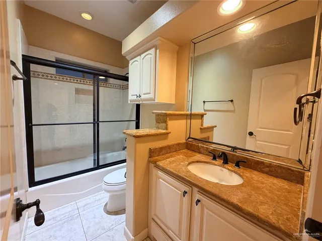 $2,300 | 516 East Uphall Avenue, McAllen, TX 78503