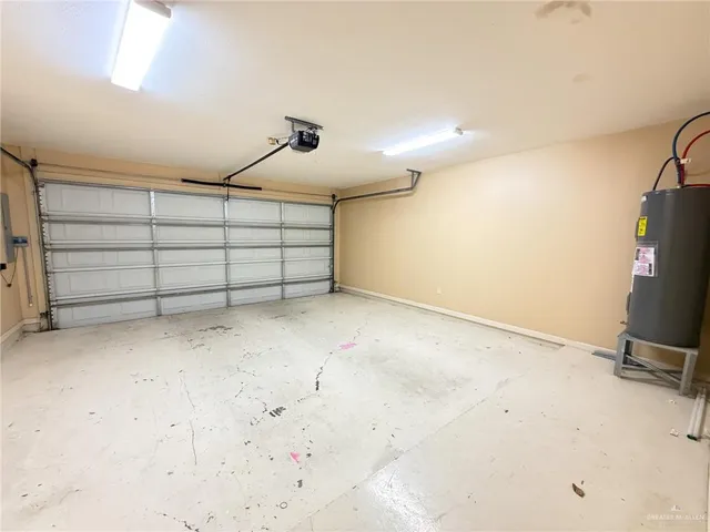 $2,300 | 516 East Uphall Avenue, McAllen, TX 78503