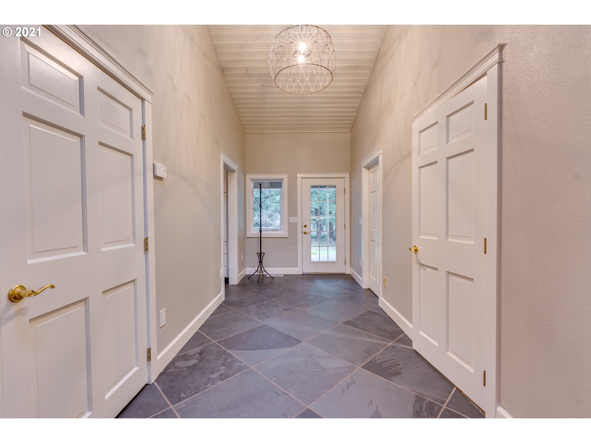 29007 Northeast 39th Street Camas, WA 98607 - Photo 4 of 32 Gallery Image 4