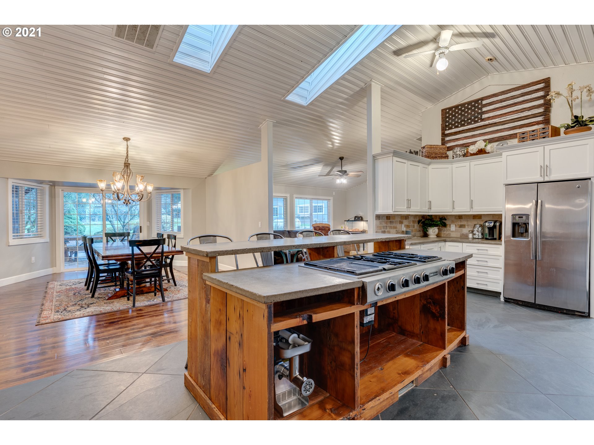 29007 Northeast 39th Street Camas, WA 98607 - Photo 5 of 32 Gallery Image 5