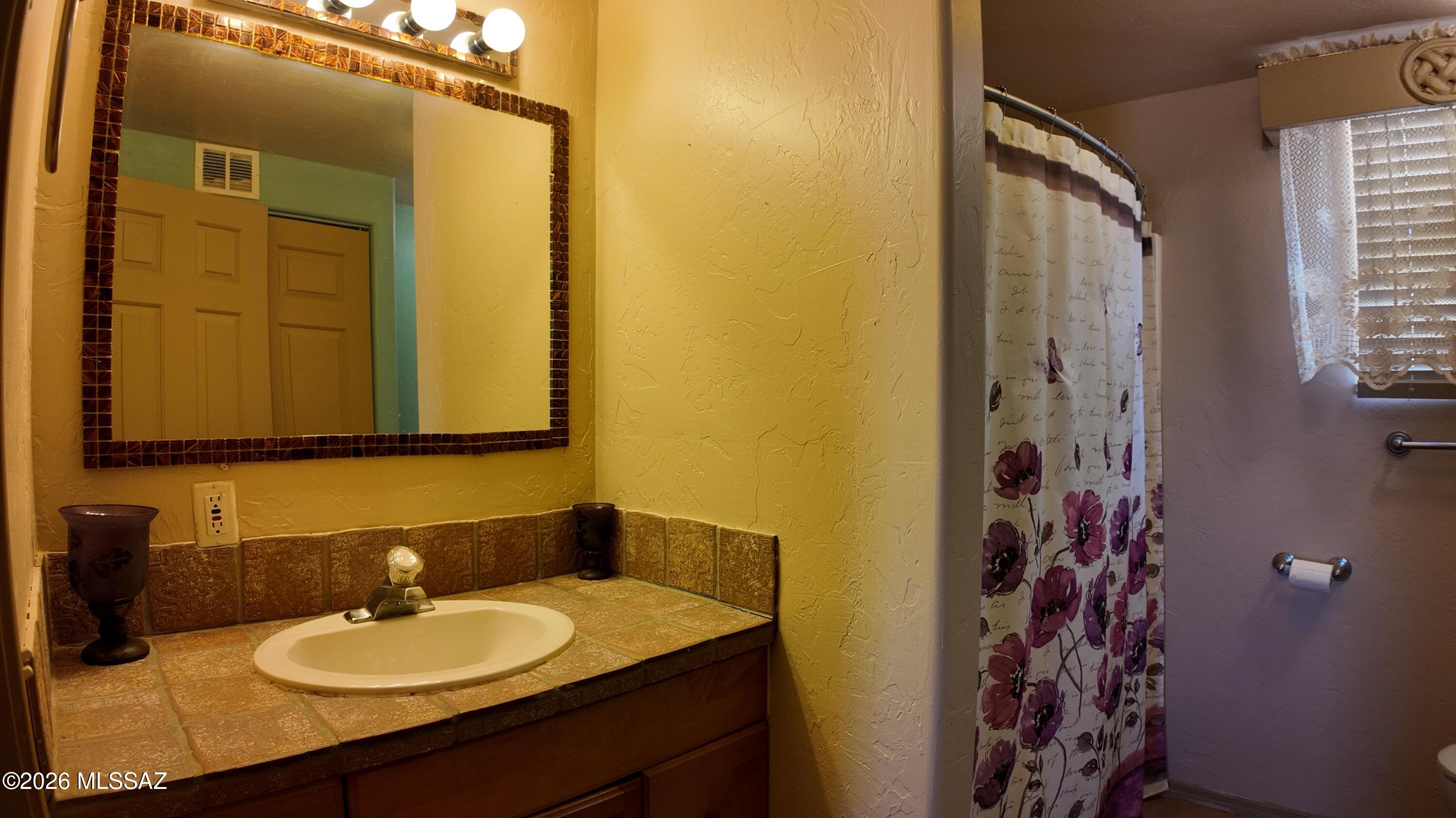 188 Calle Pulpo Rio Rico, AZ 85648 - Photo 37 of 49 Full Bath 4
