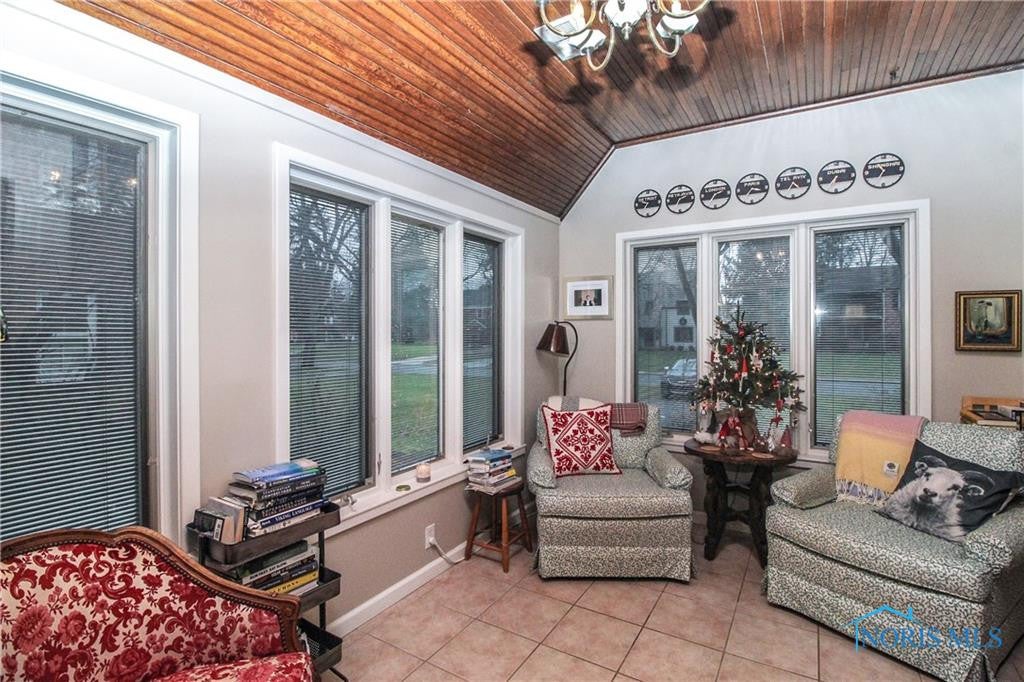 3751 Brookside Road Toledo, OH 43606 - Photo 12 of 48 Gallery Image 12