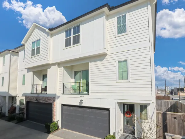 $400,000 | 4919 Avenue J, Houston, TX 77011