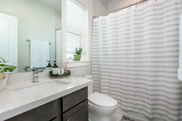 $400,000 | 4919 Avenue J, Houston, TX 77011