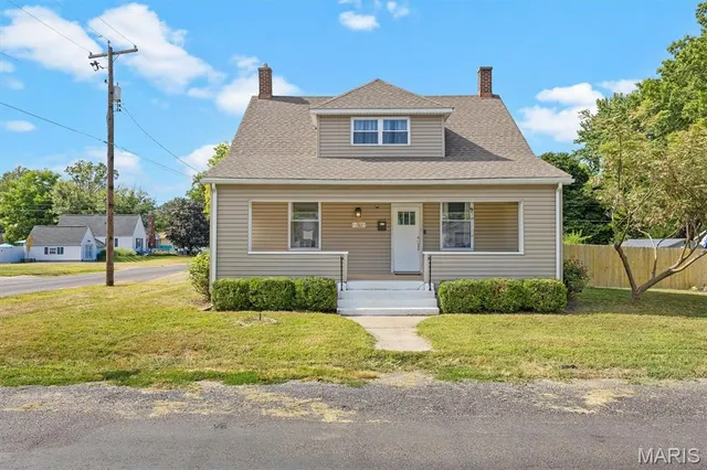 $200,000 | 1801 East C Street, Belleville, IL 62221