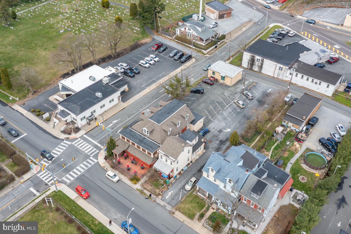 2201 Perkiomen Avenue Reading, PA 19606 - Photo 15 of 52
