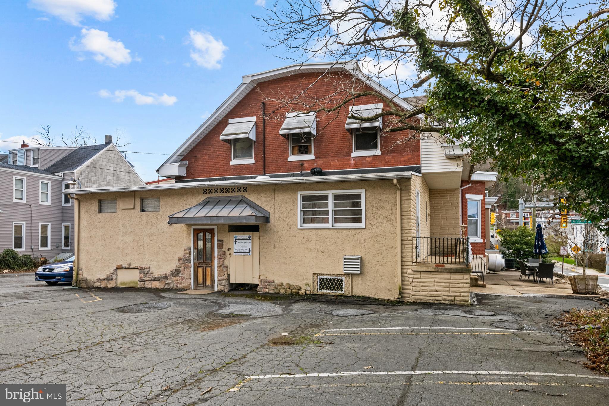 2201 Perkiomen Avenue Reading, PA 19606 - Photo 16 of 52