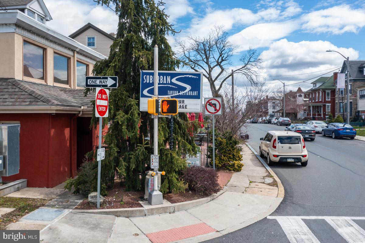 2201 Perkiomen Avenue Reading, PA 19606 - Photo 3 of 52