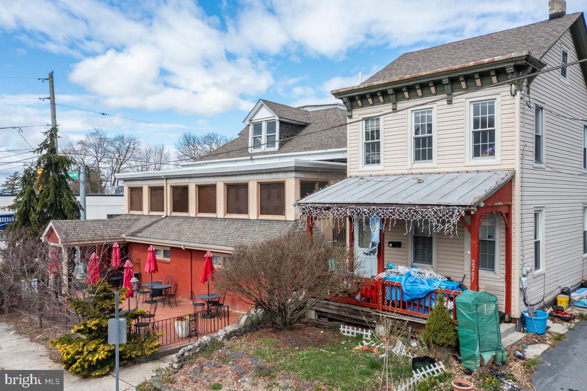 2201 Perkiomen Avenue Reading, PA 19606 - Photo 9 of 52