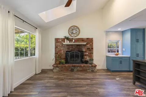 $899,000 | 8362 Shirley Avenue, Northridge, CA 91324