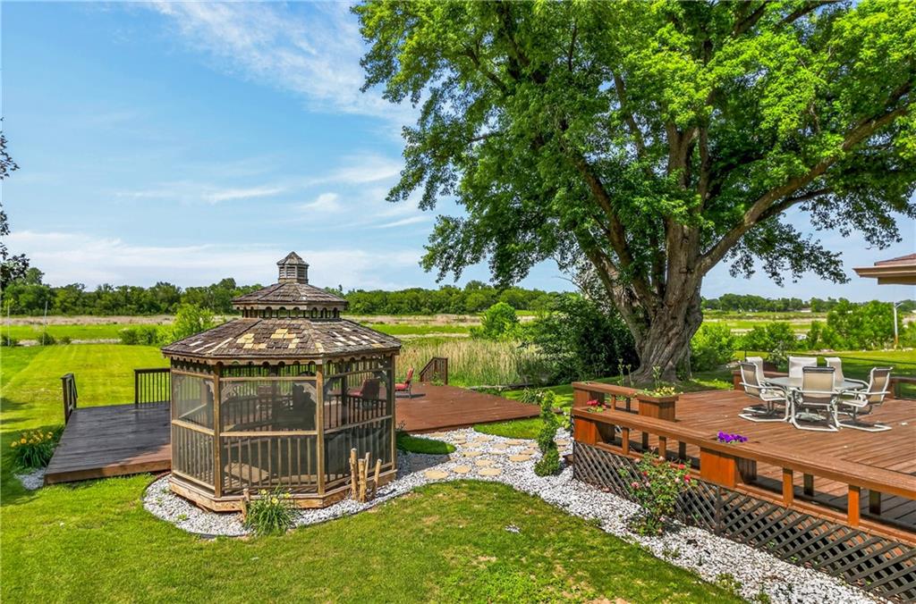 3807 Southwest Christie Ln Road St. Joseph, MO 64504 - Photo 9 of 32