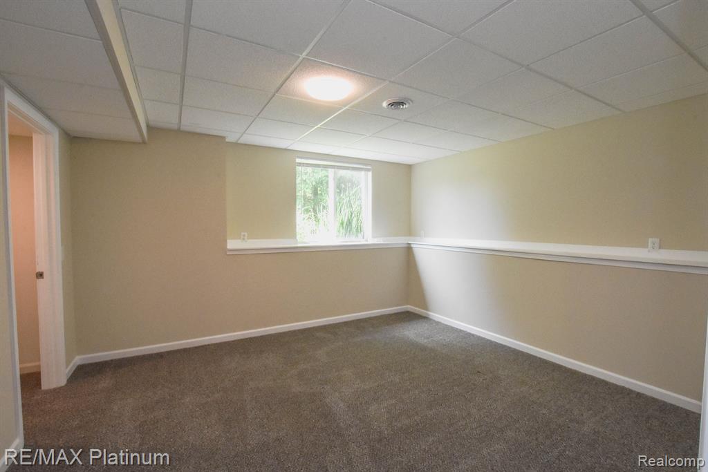 977 Kenneth Court Howell, MI 48843 - Photo 29 of 40 Gallery Image 29