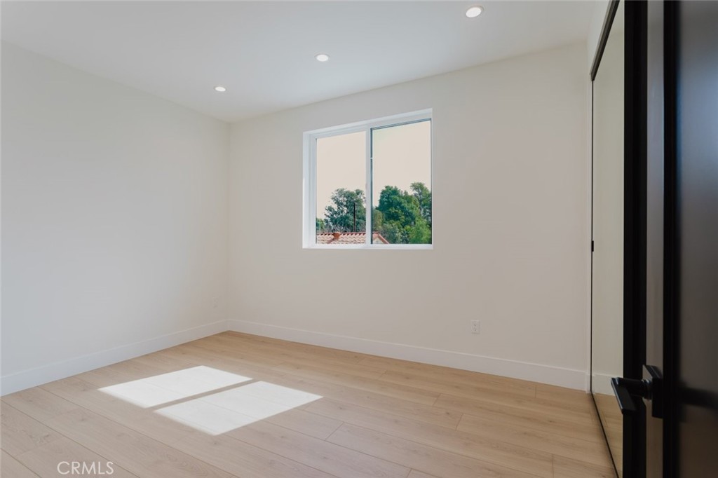 6329 Ranchito Avenue Van Nuys, CA 91401 - Photo 14 of 31