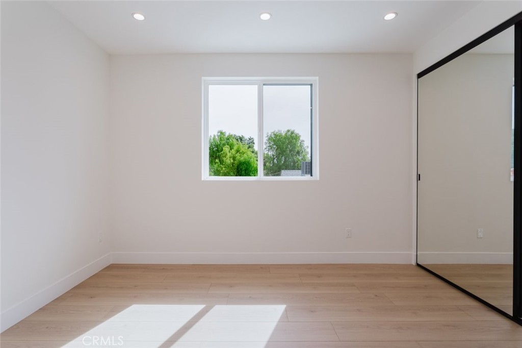 6329 Ranchito Avenue Van Nuys, CA 91401 - Photo 18 of 31