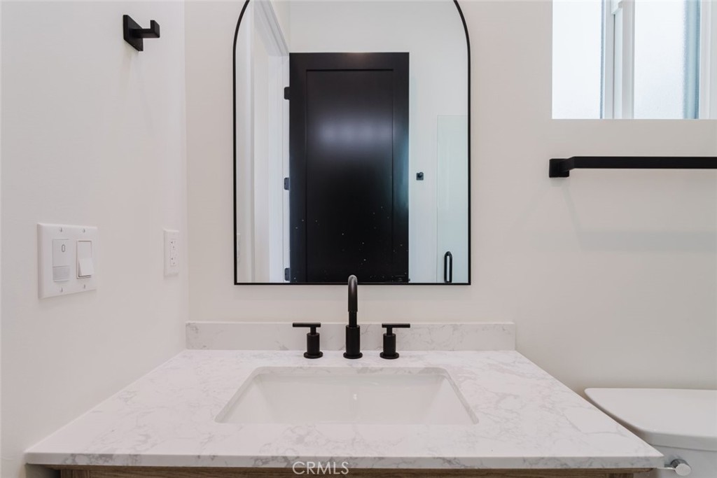 6329 Ranchito Avenue Van Nuys, CA 91401 - Photo 24 of 31