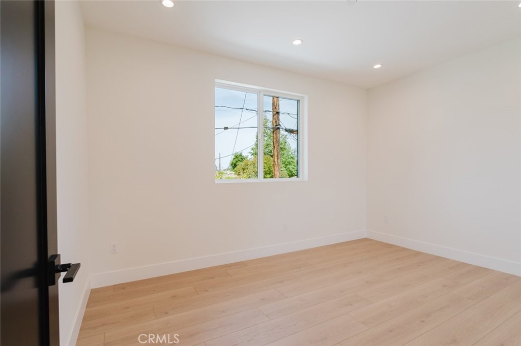 6329 Ranchito Avenue Van Nuys, CA 91401 - Photo 26 of 31