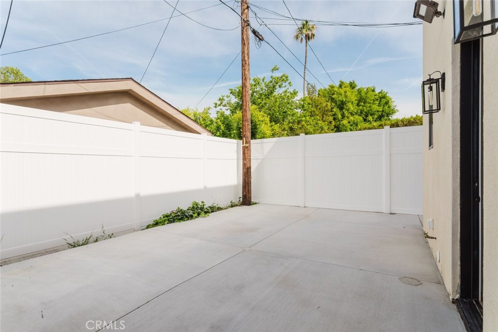 6329 Ranchito Avenue Van Nuys, CA 91401 - Photo 28 of 31