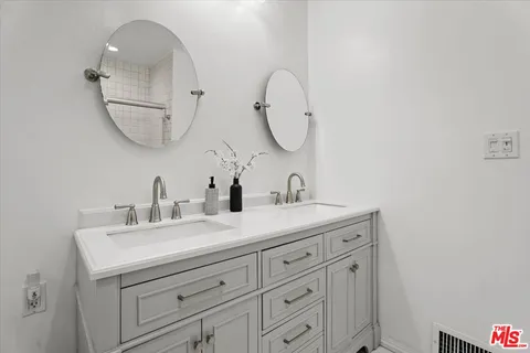 $1,899,000 | 14440 Valley Vista Boulevard, Sherman Oaks, CA 91423