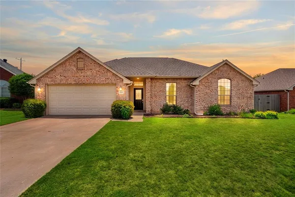$330,000 | 518 Valarie Lane, Midlothian, TX 76065