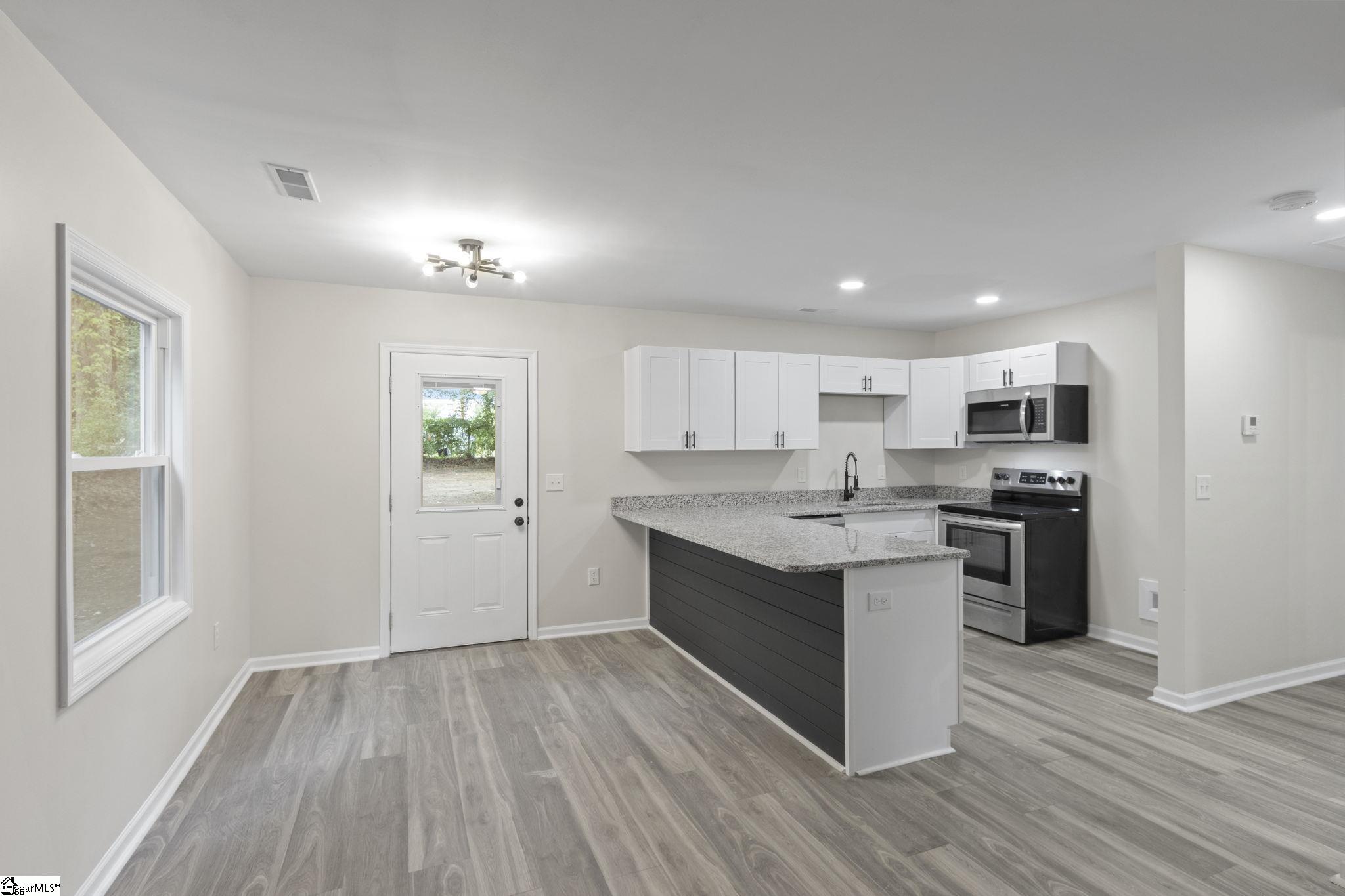 16 Foxhall Road Greenville, SC 29605 - Photo 14 of 25