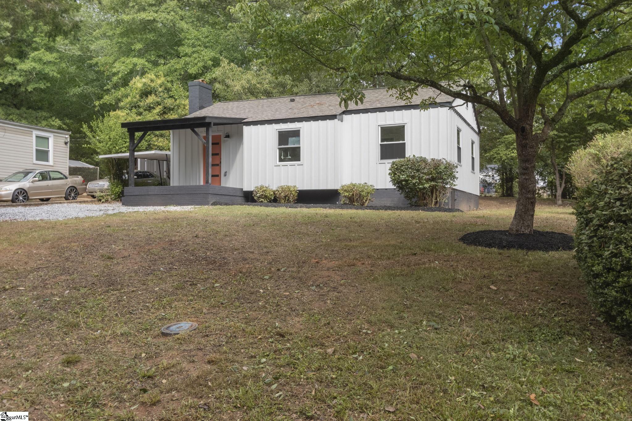 16 Foxhall Road Greenville, SC 29605 - Photo 3 of 25